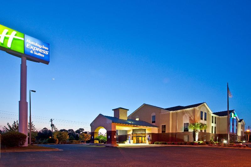 Holiday Inn Express & Suites Milton East I-10, An Ihg Hotel Extérieur photo